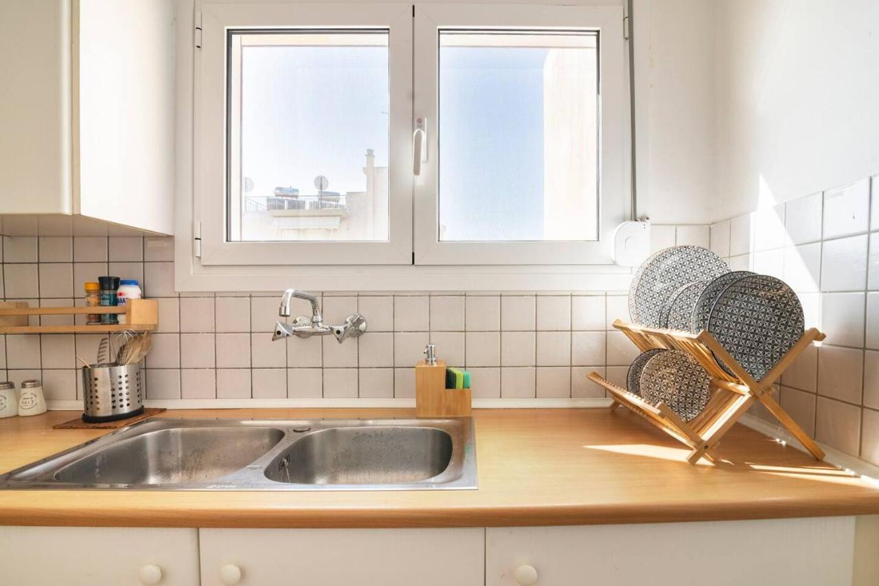 Top Floor Apartment At Petrolona With Big Balcony Atenas Exterior foto