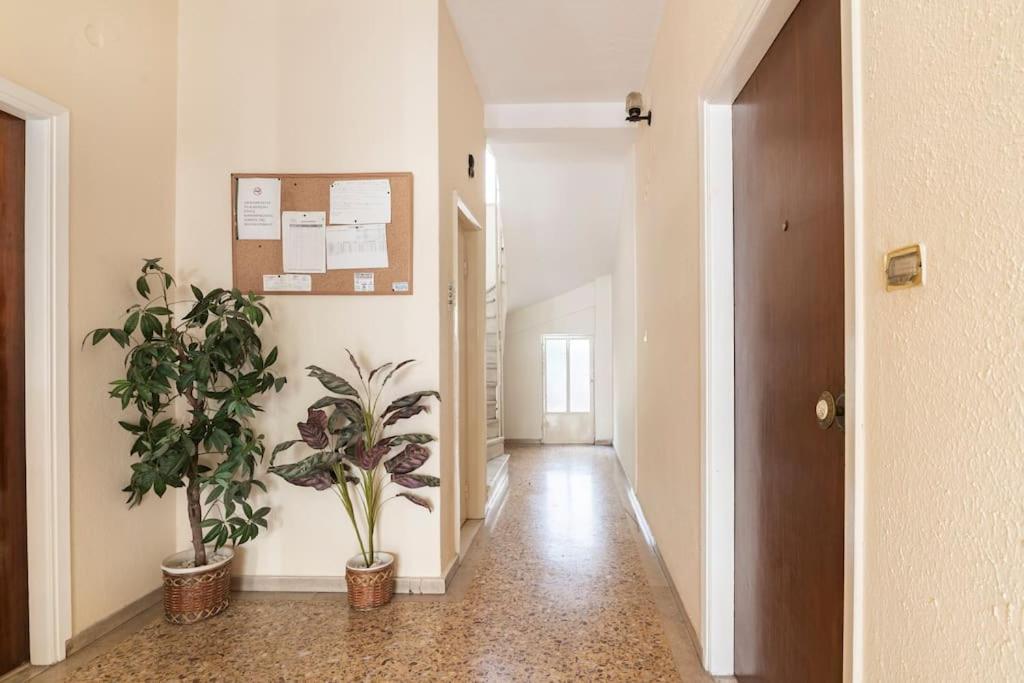 Top Floor Apartment At Petrolona With Big Balcony Atenas Exterior foto