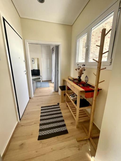 Top Floor Apartment At Petrolona With Big Balcony Atenas Exterior foto