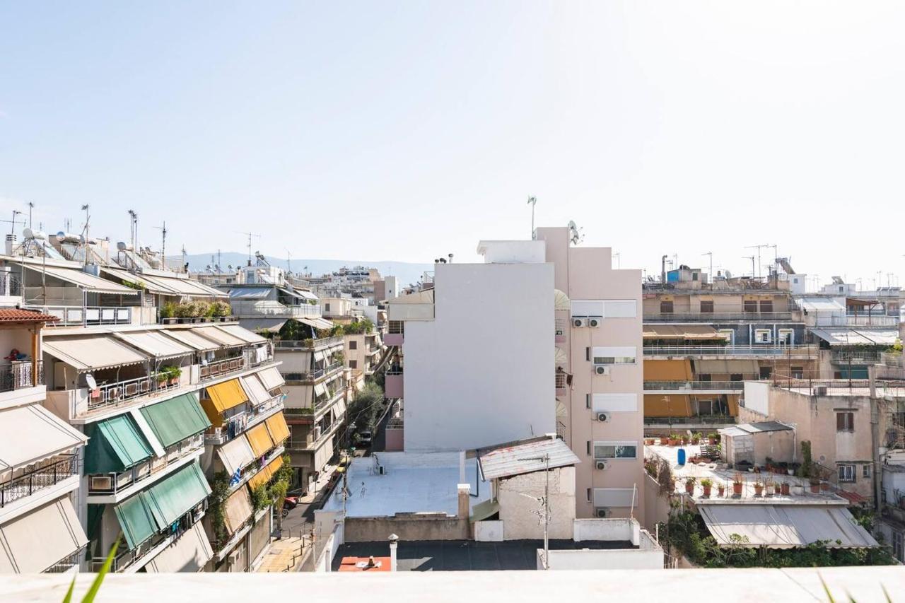 Top Floor Apartment At Petrolona With Big Balcony Atenas Exterior foto