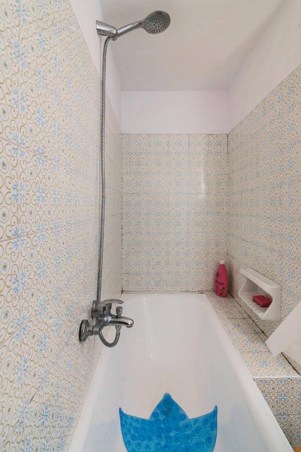 Top Floor Apartment At Petrolona With Big Balcony Atenas Exterior foto